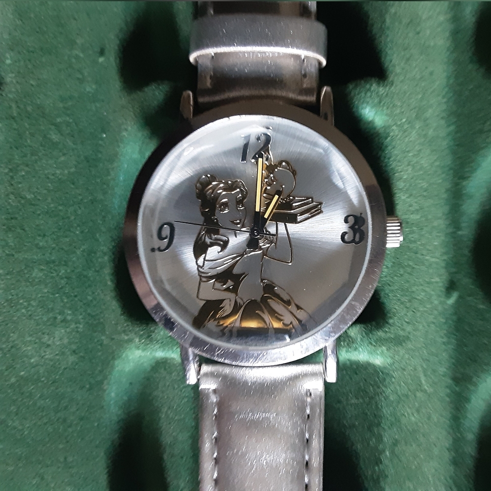 Disney Princess Beauty & the Beast Belle Books Mrs. Potts Watch w/ Metal Tin